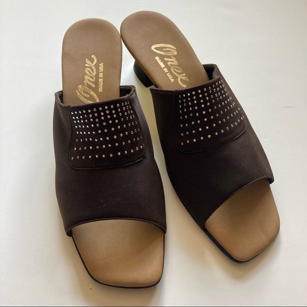 Onex Rhinestone Y2K Vintage Espresso Kitten Heels